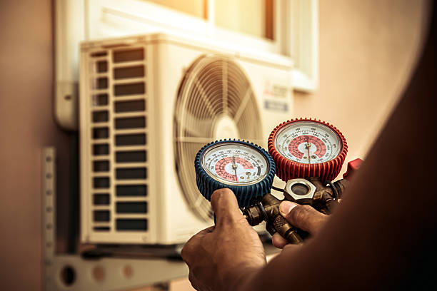 Professional Hvac technician working in Eureka, UT